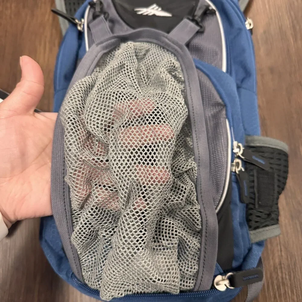 NWT High Sierra Expandable Hydration Pack AirFlow Cooled Back Outdoor Hiking